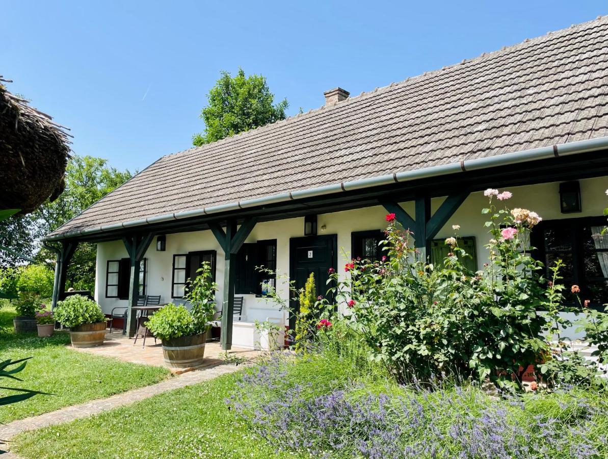 Lelle Vineyard Cottages Balatonlelle Εξωτερικό φωτογραφία